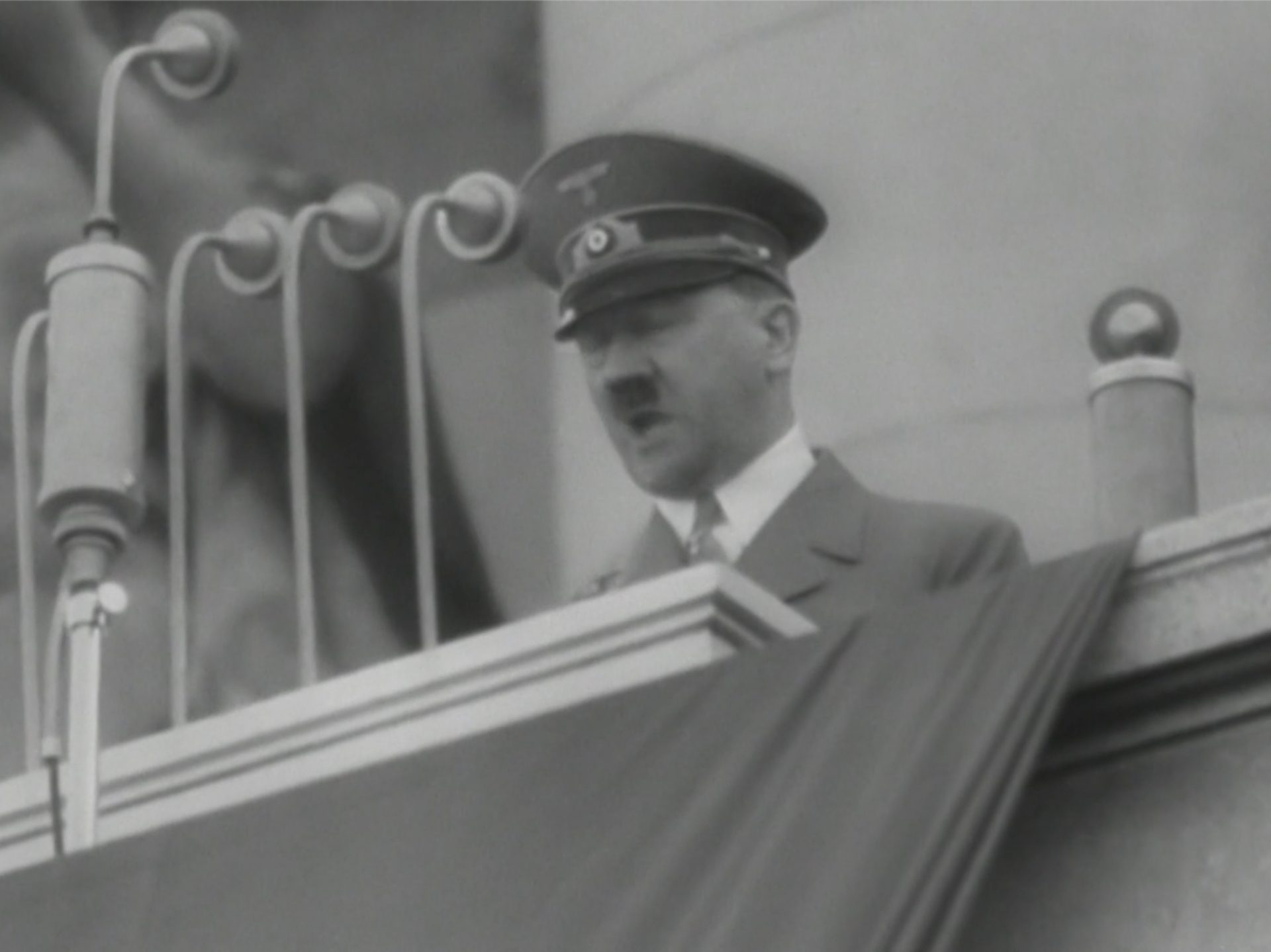 Hitler Heldenplatz Wien 1938