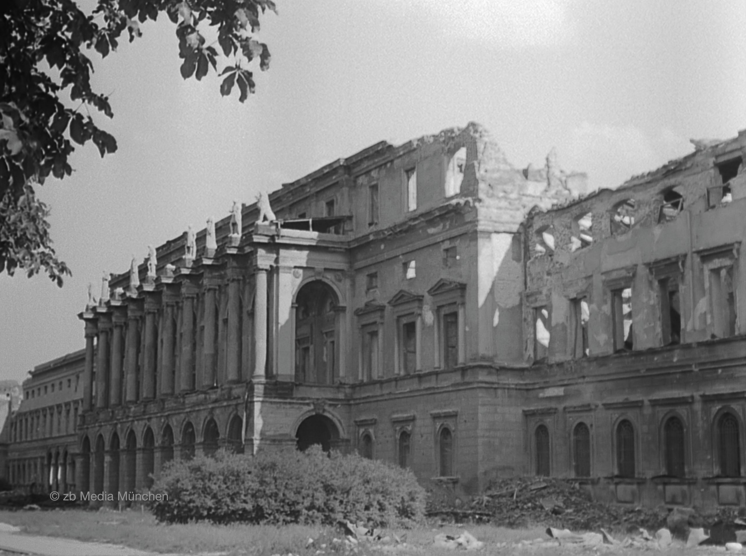 Residenz, Herkulessaal, München 5. Mai 1945, Ruine, Bombenschaden