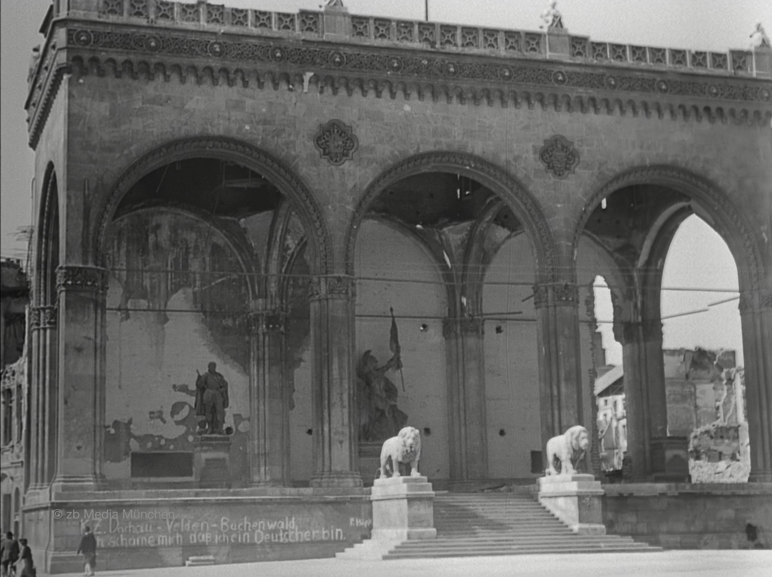 Feldherrnhalle, München 5. Mai 1945, Ruine, Bombenschaden 